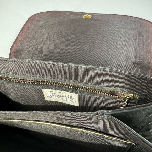 Vintage ostrich leather Triangle bag - Picture 4 of 7